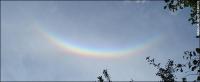 В Британии увидели радугу вверх тормашками