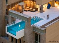 Бассейн с обзором