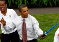 Мужыки: Обама с игрушечной саблей и Путин с настоящим пистолетом