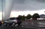 Американец Чарльз Кук снял на камеру своего мобильного телефона зарождение торнадо