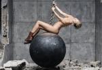 Клип Wrecking Ball с голой Майли Сайрус бьет рекорды просмотров на YouTube