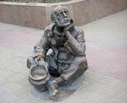 Памятник нищему в Челябинске