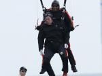 Джордж Буш-старший совершил прыжок с парашютом на свое 90-летие