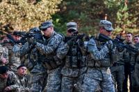 [Позёры] Американские солдаты показывают украинским красивые позы