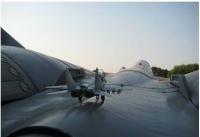 Птенец МИГа готовится с мамкой к первому полету