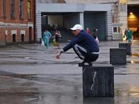 Вот почему на штанах Адидас полоски вдоль, а на кроссовках под углом