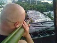 … а мог и пальнуть