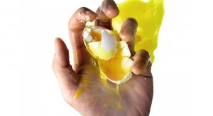 Михаила Касьянова закидали яйцами во Владимире