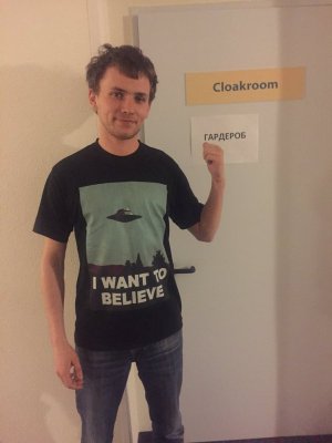 Михаил Касьянов шесть часов прятался от журналистов в гардеробе