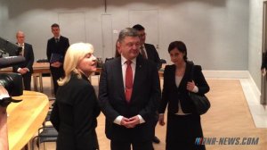 Премьер Баварии заставил Порошенко дожидаться встречи в коридоре (Украинский лидер почти три минуты простоял в одиночестве под прицелами камер)