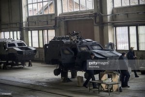 Современная украинская оборонка не может обойтись без примитивных деревянных козлов и пней