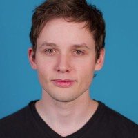 Загадочное видео с зеркалом поставило интернет в тупик