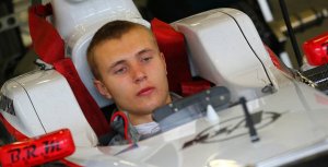 Российский гонщик стал тест-пилотом Renault F1 Team