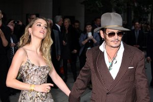 [Залёт] СМИ узнали детали финансовых требований 30-летней актрисы Эмбер Херд к 52-летнему Джонни Деппу по разделу совместно нажитого за 15-ть месяцев брака имущества