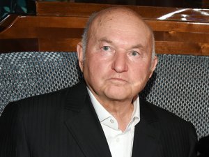 Лужков получил из рук Путина орден и объявил об окончании опалы