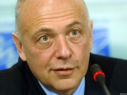 Беглецы запаниковали (Чего боится проживающий в США бывший министр иностранных дел России Козырев)