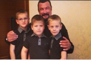 [Недетская забава] Нокаутирование ребенка на детском турнире по MMA в Чечне, показанное в телеэфире, является поводом для вмешательства надзорных органов - Песков