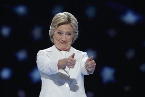 СМИ заподозрили Клинтон в раскрытии секретной информации о ядерном арсенале США (Опрошенные телеканалом эксперты подтвердили, что политик не имела права разглашать такие сведения)