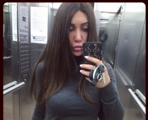 Мажорка Мара будет отрабатывать штрафы дворником (Махать метлой гонщица начнет после того, как выйдет из спецприемника)