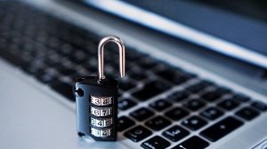 DELFI: Кремль внедрился в литовские компьютеры через USB