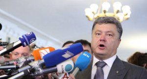 Порошенко окончательно сошел с ума и объявил себя мировым лидером