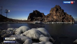 Услышать дыхание Байкала и пройтись по воде пешком: зимнее озеро удивляет туристов