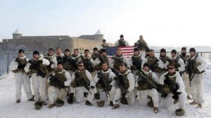 «И где они собираются прятаться в таком «камуфляже»? Я вижу только один вариант: в куче свежего коровьего навоза у фермы зимой. Причем в навоз должна быть погружена верхняя половина тела бойца»