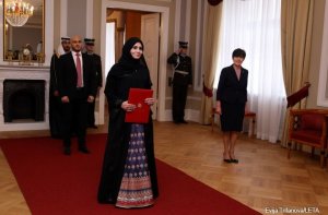 Нового посла ОАЭ заставили раздеться в аэропорту "Рига" [тест]