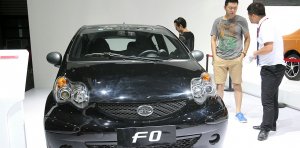 Китайская BYD обошла Теслу по количеству проданных электромобилей, но еще пока не по выручке