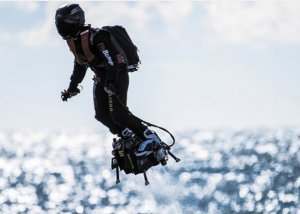 Изобретателю реактивного ховерборда запретили летать