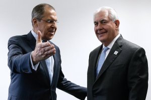 Лавров о «танго вдвоём»: «Мне тоже мама запрещала танцевать с мальчиками. Если Рекс Тиллерсон чувствует, что еще не со всеми может танцевать, то мы готовы помочь. Уверен, что он научится быстро»