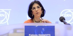 Исследователи ЦЕРН извинились за уничтожение 5 параллельных вселенных в недавнем эксперименте