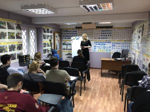 ОНФ проводит для молодежи в московских автошколах серию презентаций проекта «Дорожная инспекция ОНФ/⁠Карта убитых дорог»