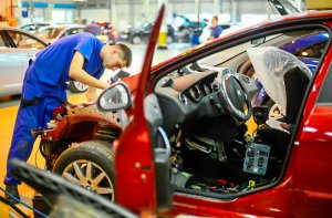 Первая пробуксовка: сервисы не хотят ремонтировать машины по ОСАГО