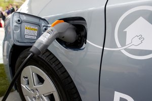 Франция запретит продажу бензиновых и дизельных автомобилей