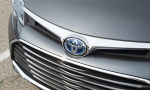 Toyota выпустит электрокар, который будет заряжаться за несколько минут