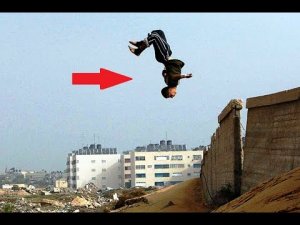 ПРЫЖКИ ЧЕРЕЗ НЕВЕРОЯТНЫЕ ФОРМЫ! УПАЛ АЙФОН И РАЗБИЛСЯ (ПАРКУР ЧЕЛЛЕНДЖ / PARKOUR CHALLENG)