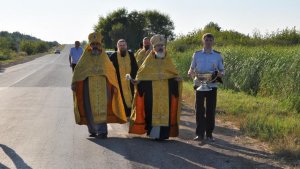 В Самарской области по просьбе ГИБДД освятили опасный перекресток