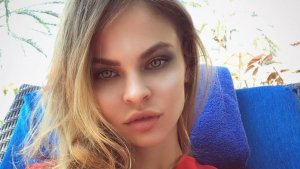 Героиня расследования ФБК Навального Настя Рыбка назначила встречу Путину