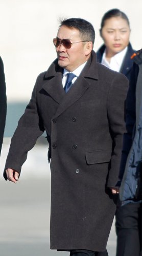 Самый крутой президент Монголии суров, но его телохранительница еще суровее