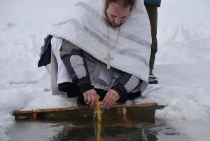 Купание в проруби – проявление веры или пафос
