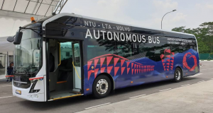 Volvo показала первый в мире беспилотный электрический автобус на 80 мест (...время полной зарядки его электроустановки занимает шесть минут.)