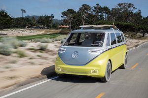 Volkswagen дразнит поклонников электрическим и автономны микроавтобусом ID BUZZ в новом видео