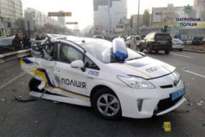 Новые украинские полицейские разбили больше половины патрульных Приусов