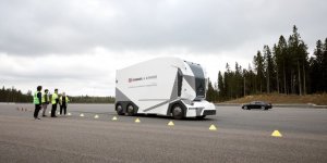 Электрический и автономный грузовик T-Pod начал курсировать по дорогам общего пользования