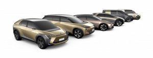 Тойота показала изображения своих электрических автомобилей будущего.