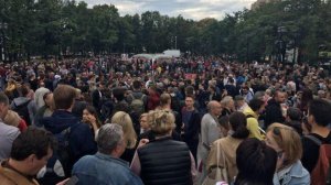 В Москве проходит массовый митинг в поддержку оппозиционных кандидатов