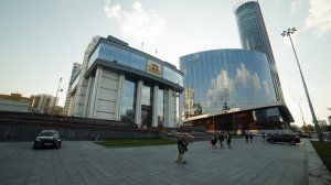 "Закуток и... берцы": BadComedian пристыдил Ельцин-центр за "правду" о Чеченской войне