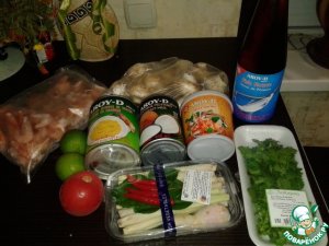 Том-ям. Самый вкусный суп в мире. Много ингредиентов, в том числе редких. Тайцы готовят за 7 минут, новичку нужен примерно час