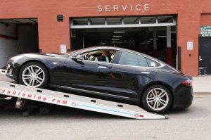 Износ флеш-памяти убивает электромобили Tesla